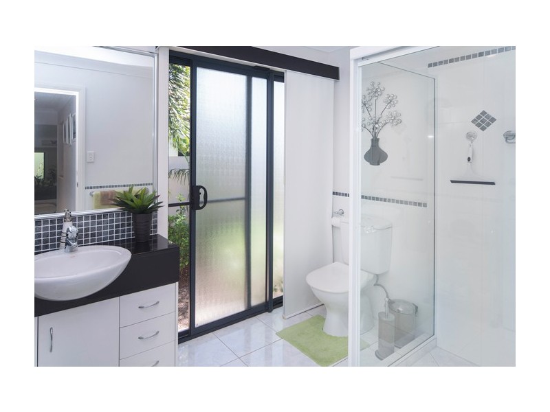 2159 Beaufort Way, Hope Island QLD 4212