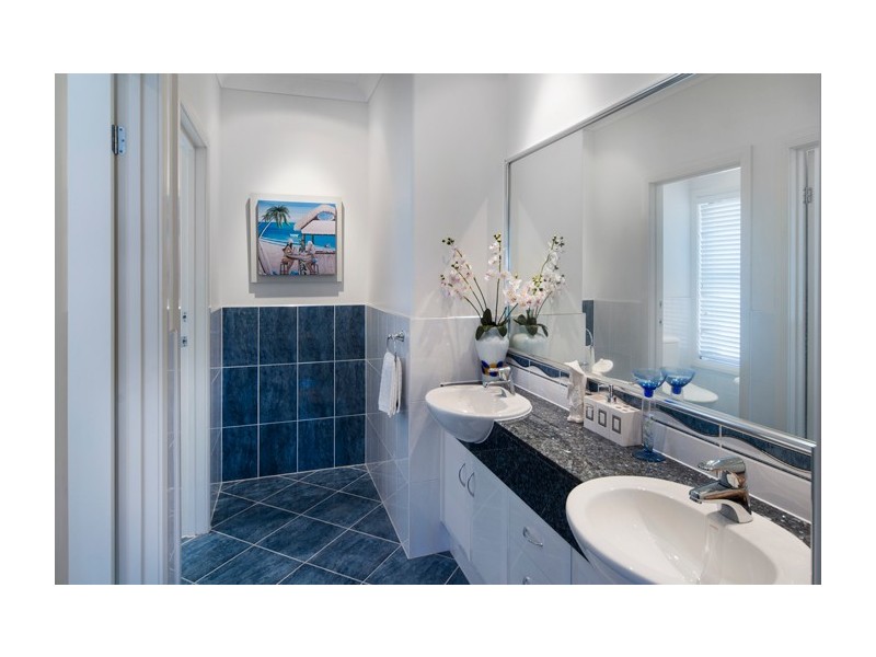 2159 Beaufort Way, Hope Island QLD 4212