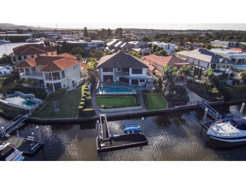 2330 Cressbrook Drive, Hope Island QLD 4212