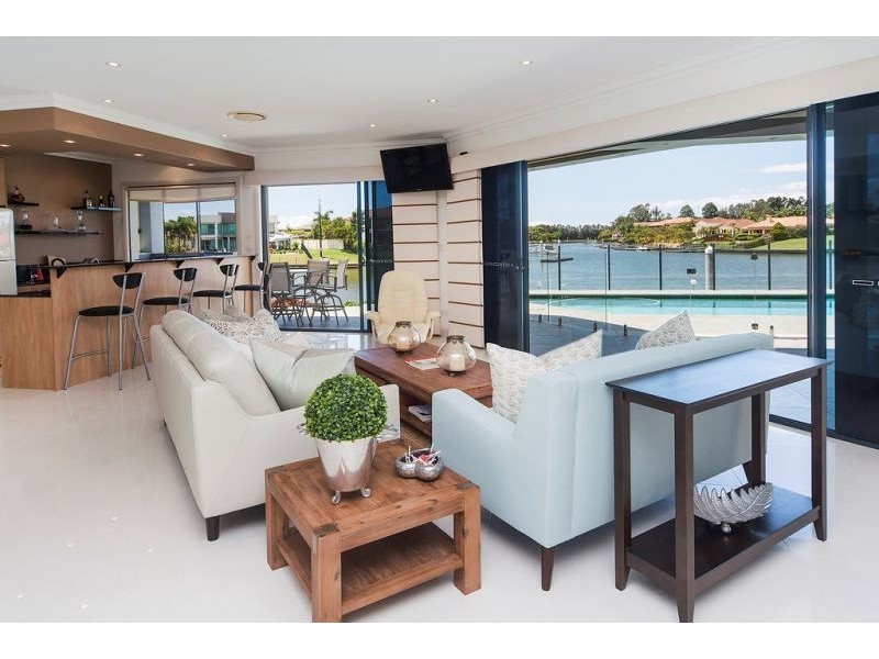 2330 Cressbrook Drive, Hope Island QLD 4212