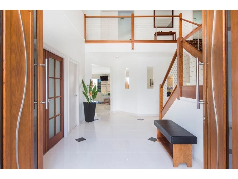 2330 Cressbrook Drive, Hope Island QLD 4212