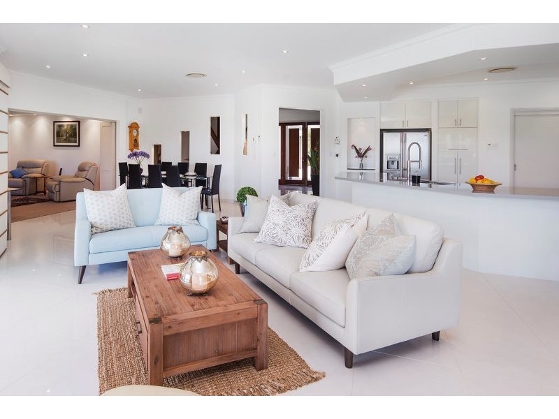 2330 Cressbrook Drive, Hope Island QLD 4212