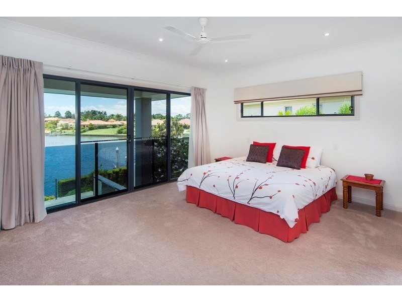 2330 Cressbrook Drive, Hope Island QLD 4212