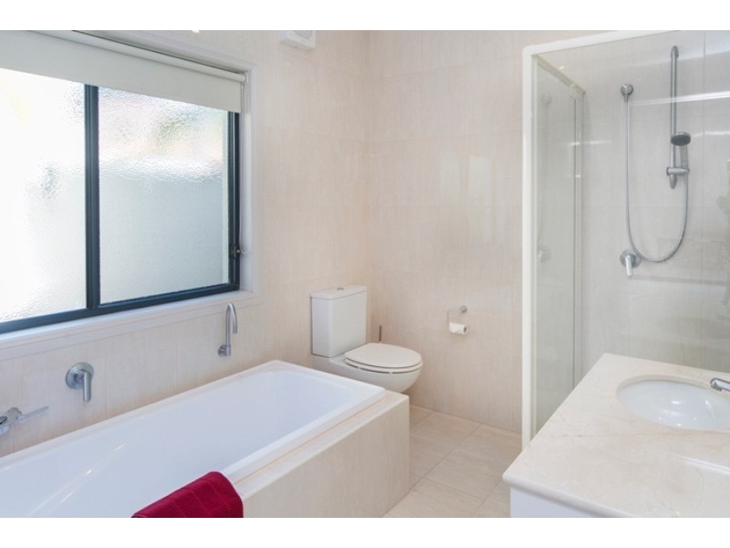 2330 Cressbrook Drive, Hope Island QLD 4212