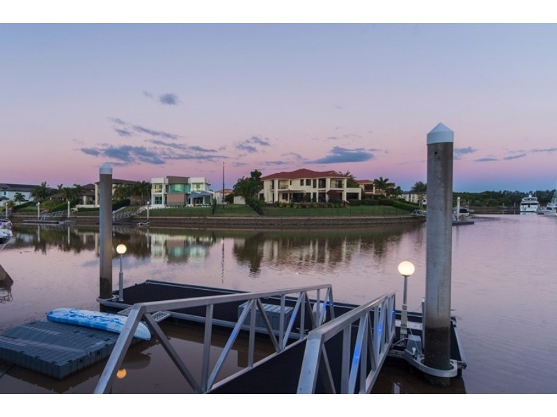 2330 Cressbrook Drive, Hope Island QLD 4212