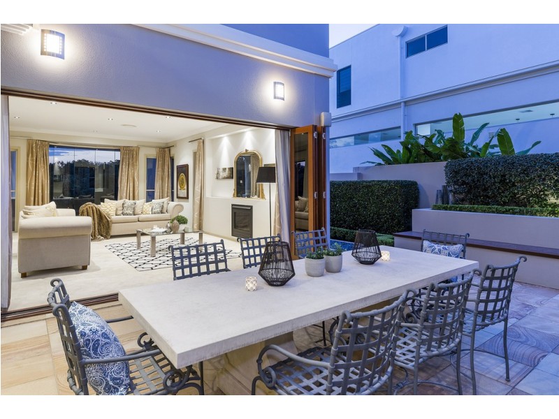 2510 Cressbrook Drive, Hope Island QLD 4212