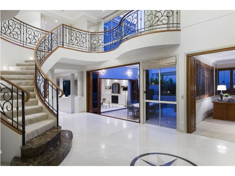 2510 Cressbrook Drive, Hope Island QLD 4212