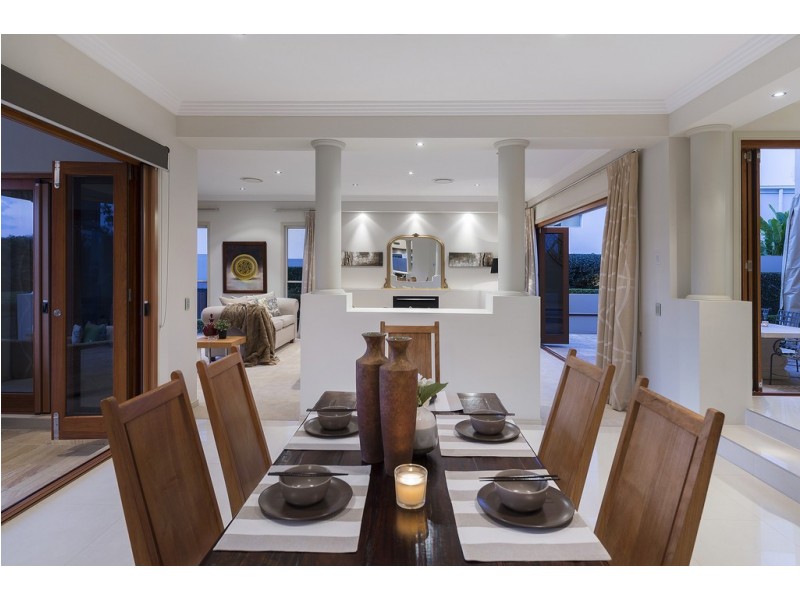 2510 Cressbrook Drive, Hope Island QLD 4212