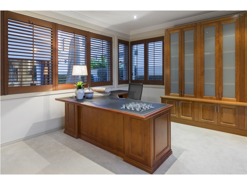 2510 Cressbrook Drive, Hope Island QLD 4212