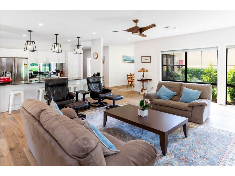 3298 Palladian Drive, Hope Island QLD 4212