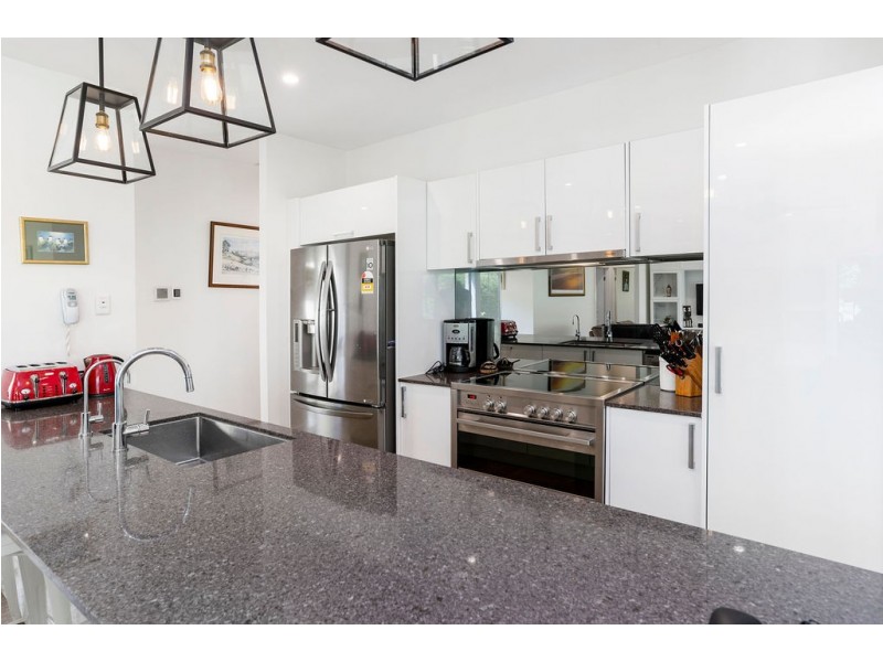 3298 Palladian Drive, Hope Island QLD 4212