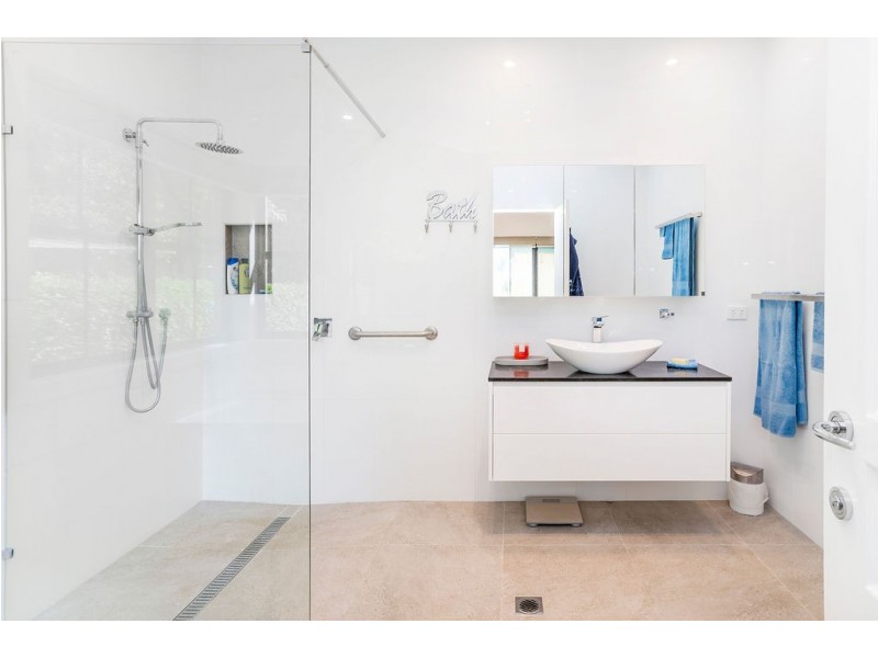 3298 Palladian Drive, Hope Island QLD 4212