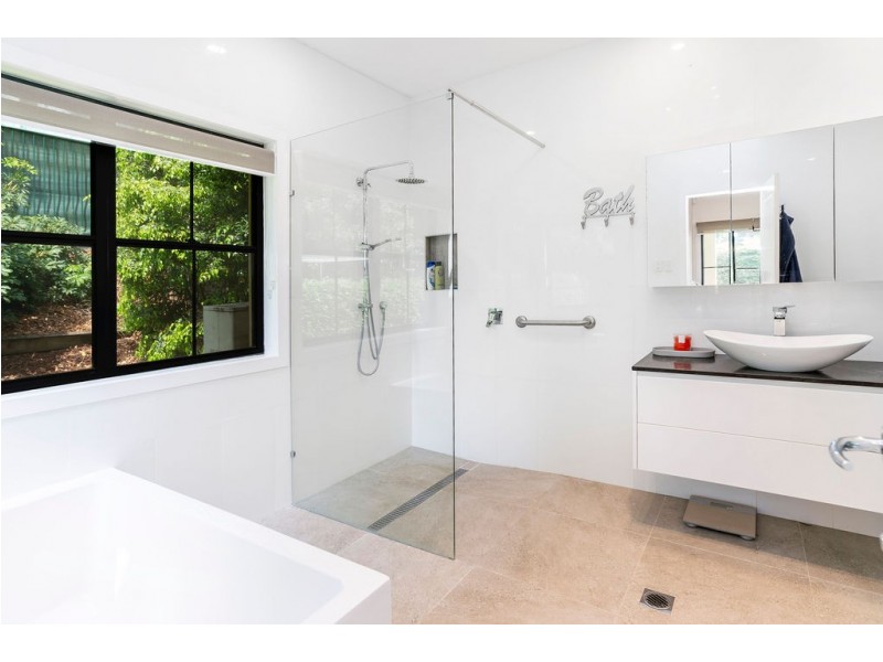 3298 Palladian Drive, Hope Island QLD 4212