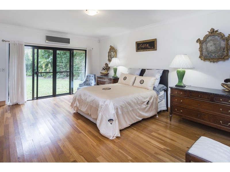 3152 Riverleigh Drive, Hope Island QLD 4212