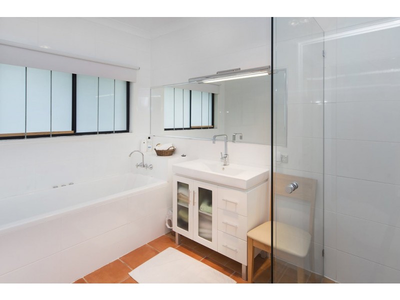 3152 Riverleigh Drive, Hope Island QLD 4212