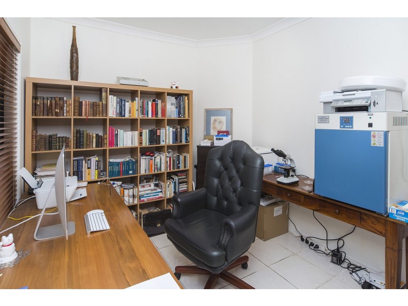 3152 Riverleigh Drive, Hope Island QLD 4212