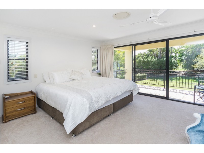 3160 Riverleigh Drive, Hope Island QLD 4212
