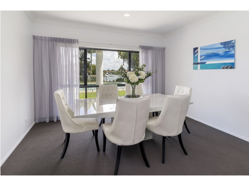 1055 Rosebank Way West, Hope Island QLD 4212