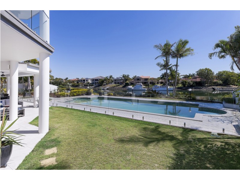 1055 Rosebank Way West, Hope Island QLD 4212