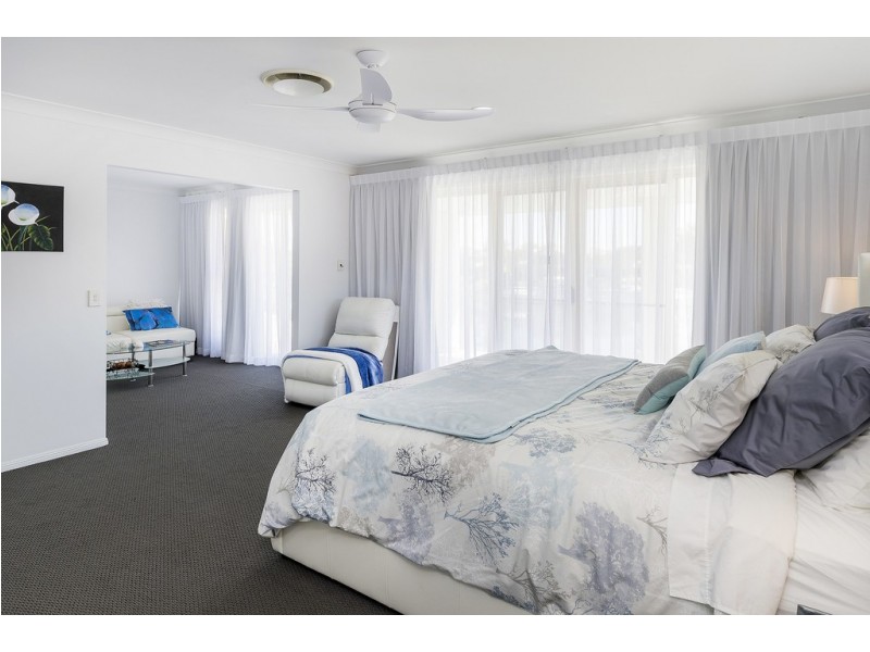 1055 Rosebank Way West, Hope Island QLD 4212