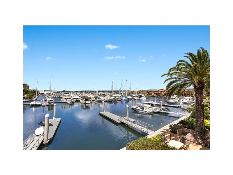 1504 Rosebank Way, Hope Island QLD 4212