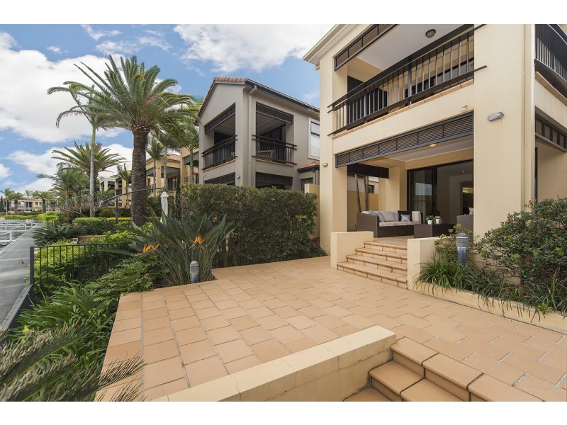1504 Rosebank Way, Hope Island QLD 4212
