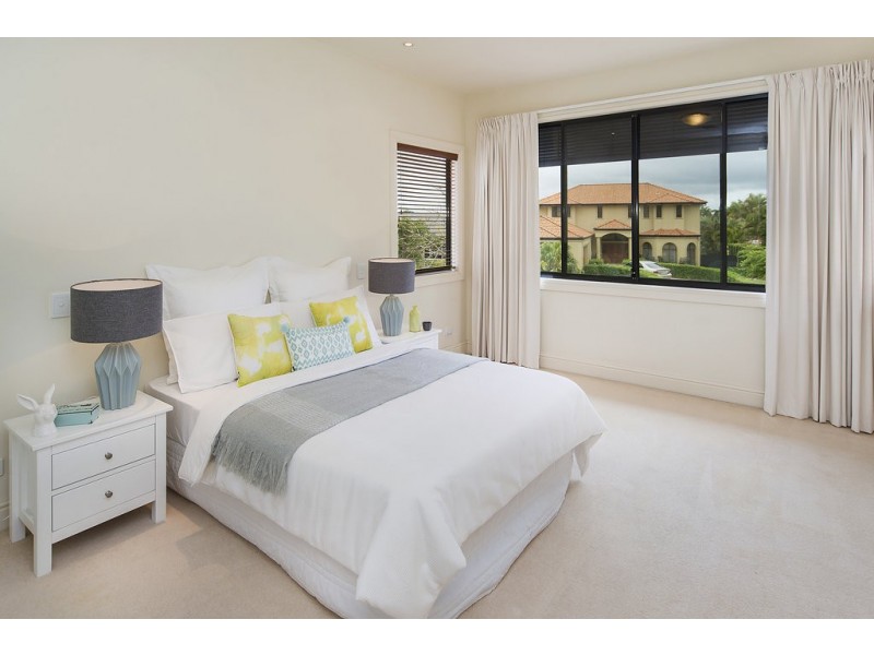 1504 Rosebank Way, Hope Island QLD 4212