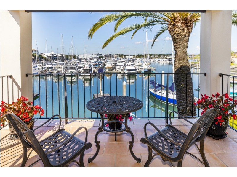 1513 Rosebank Way West, Hope Island QLD 4212