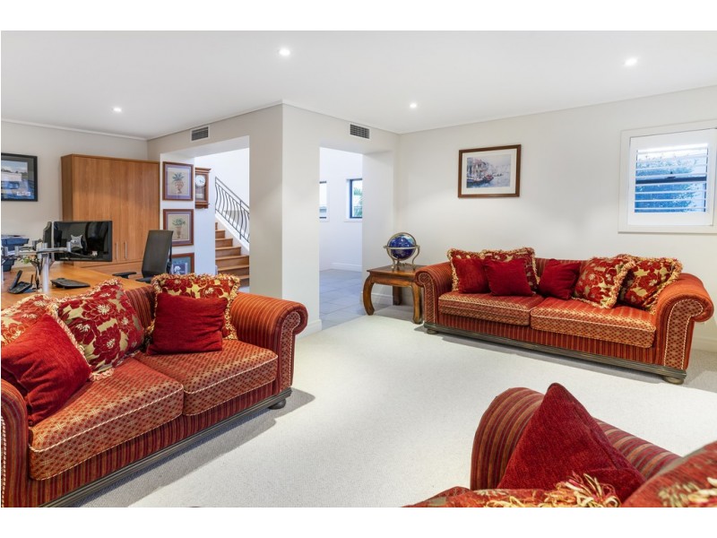 1513 Rosebank Way West, Hope Island QLD 4212