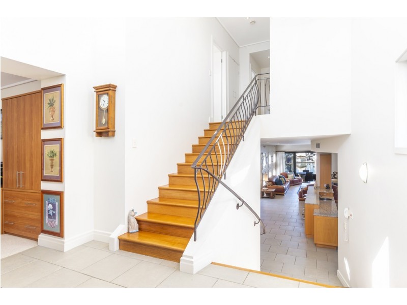 1513 Rosebank Way West, Hope Island QLD 4212