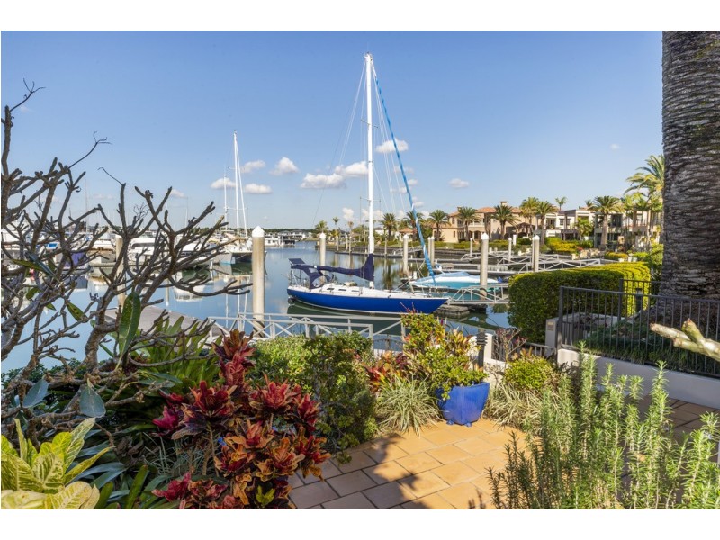 1513 Rosebank Way West, Hope Island QLD 4212