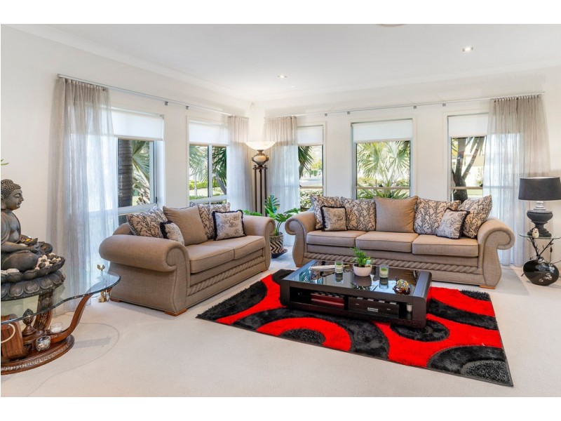 2843 Wylarah Way, Hope Island QLD 4212