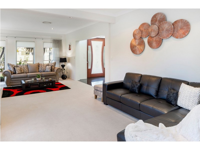 2843 Wylarah Way, Hope Island QLD 4212