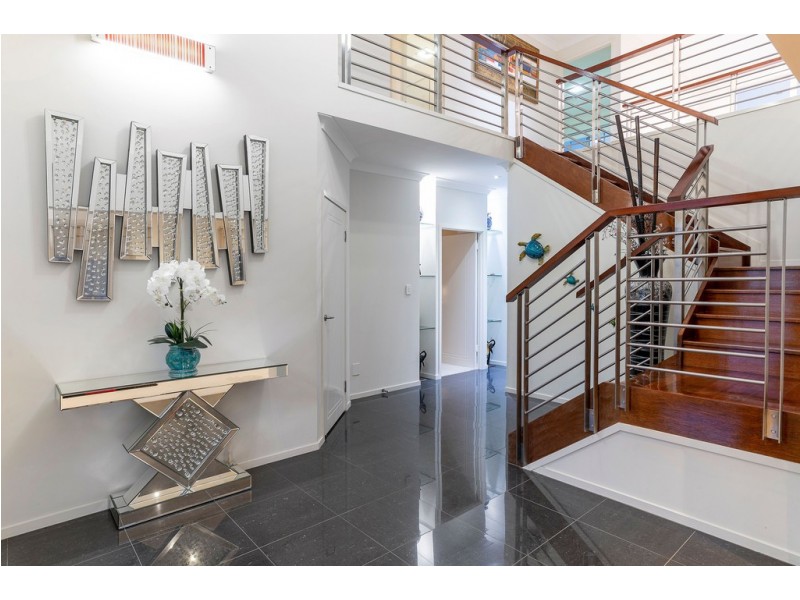 2843 Wylarah Way, Hope Island QLD 4212