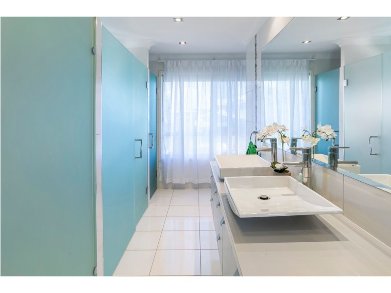 2843 Wylarah Way, Hope Island QLD 4212