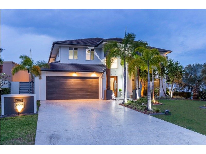 2843 Wylarah Way, Hope Island QLD 4212