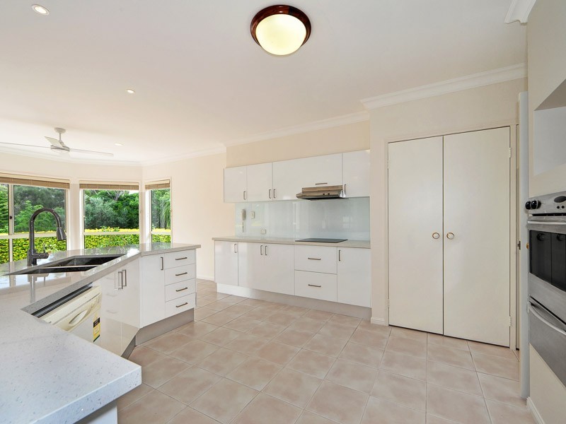 3146 Riverleigh Drive, Hope Island QLD 4212