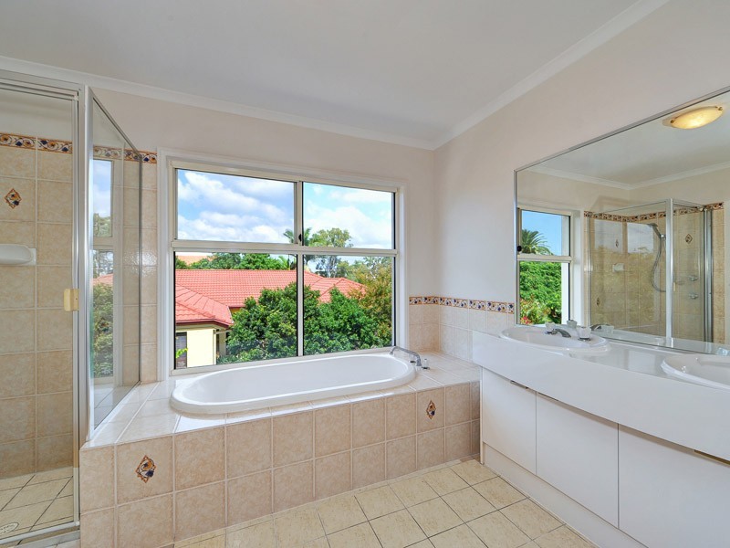 3146 Riverleigh Drive, Hope Island QLD 4212