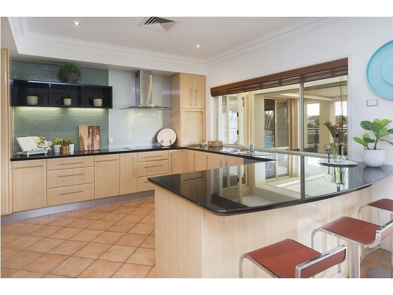 1076 Killymoon Drive, Hope Island QLD 4212