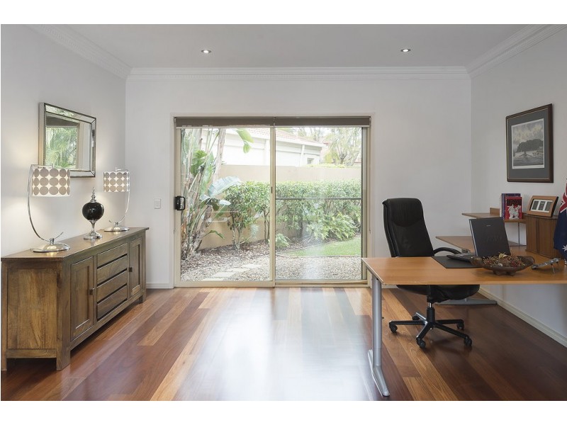 1076 Killymoon Drive, Hope Island QLD 4212