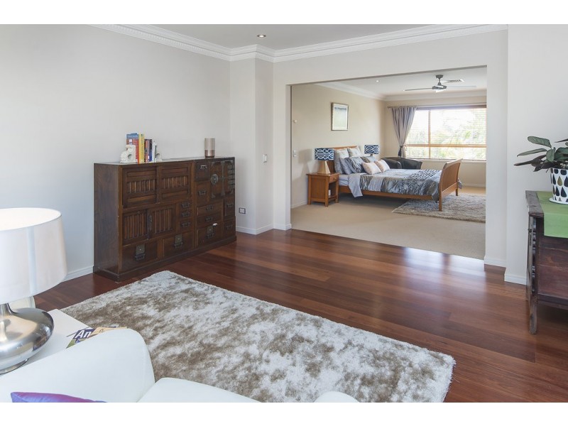 1076 Killymoon Drive, Hope Island QLD 4212