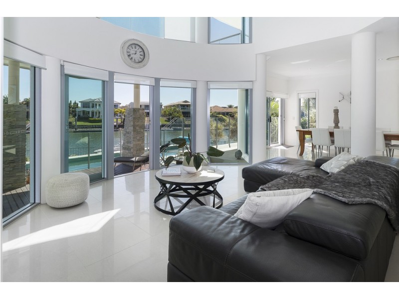 2150 Beaufort Way, Hope Island QLD 4212