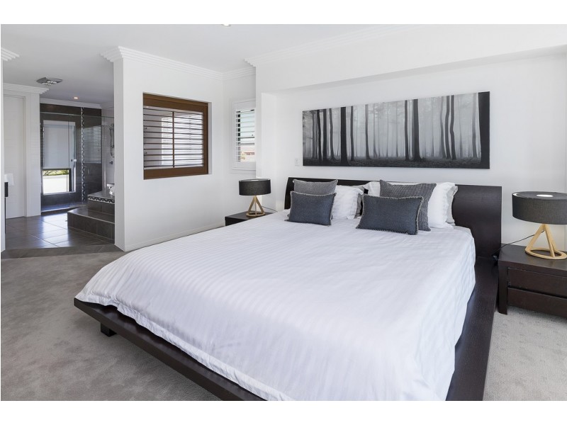 2150 Beaufort Way, Hope Island QLD 4212
