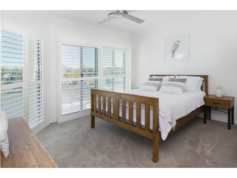 2150 Beaufort Way, Hope Island QLD 4212