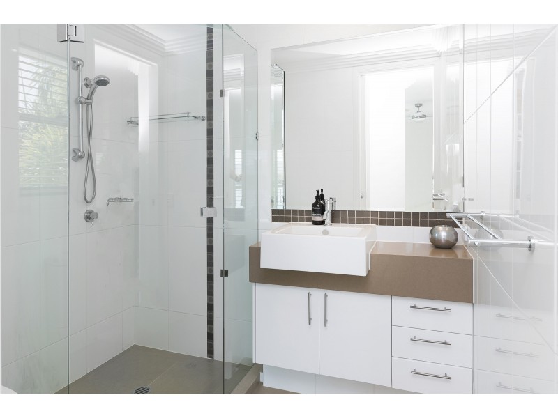 2150 Beaufort Way, Hope Island QLD 4212