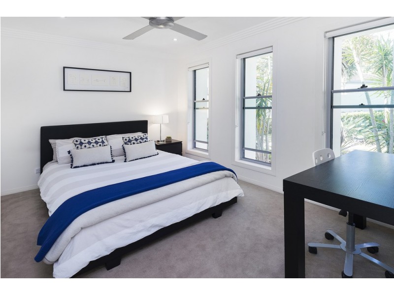 2150 Beaufort Way, Hope Island QLD 4212