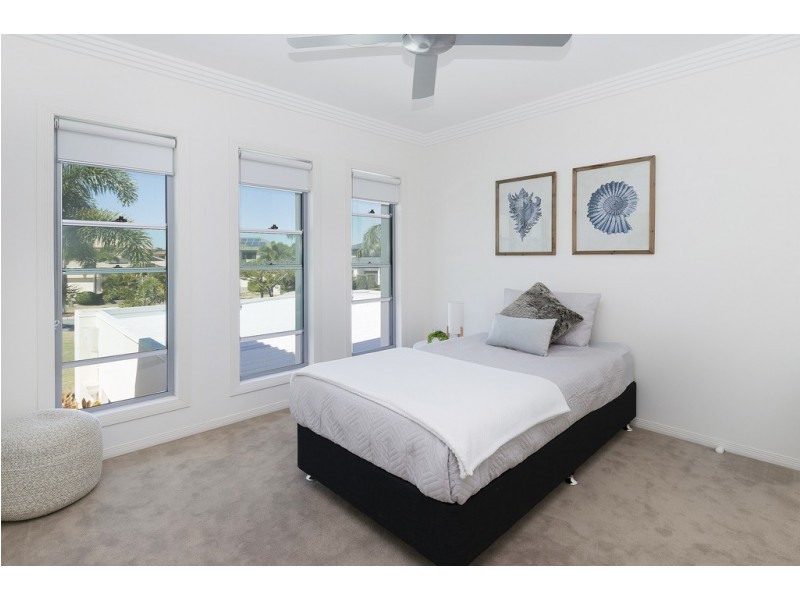 2150 Beaufort Way, Hope Island QLD 4212