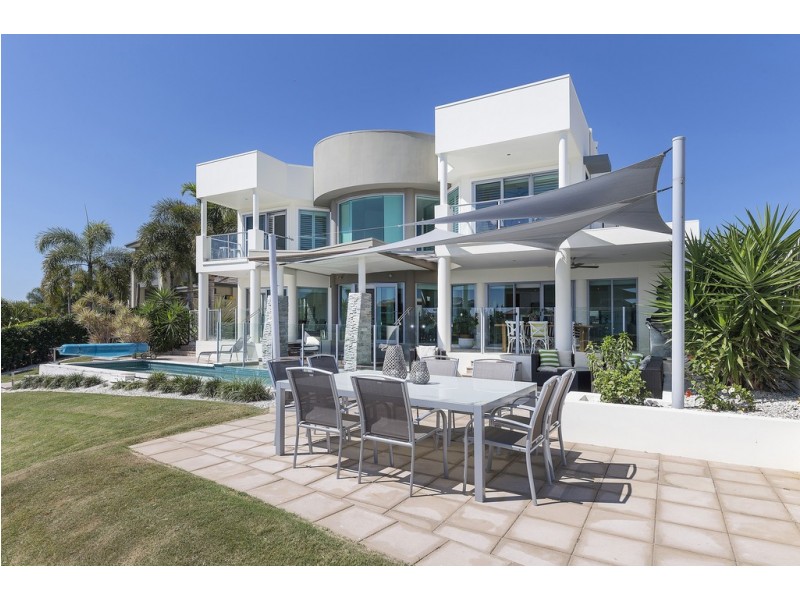 2150 Beaufort Way, Hope Island QLD 4212