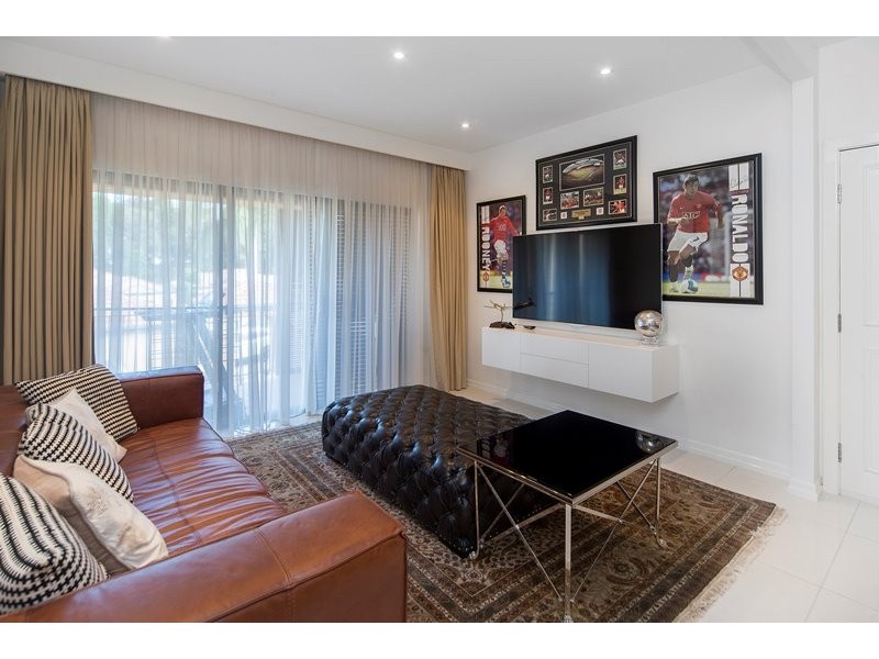 3212 Palladian Drive, Hope Island QLD 4212