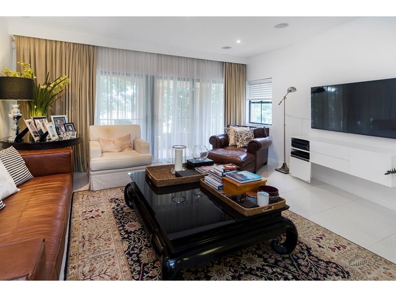 3212 Palladian Drive, Hope Island QLD 4212